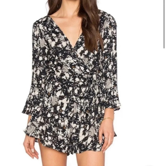 Free People Dresses & Skirts - Free People Bell Sleeves Boho Style Floral Romper Small